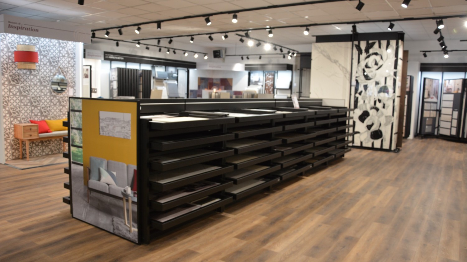 SHOWROOM POINT-P